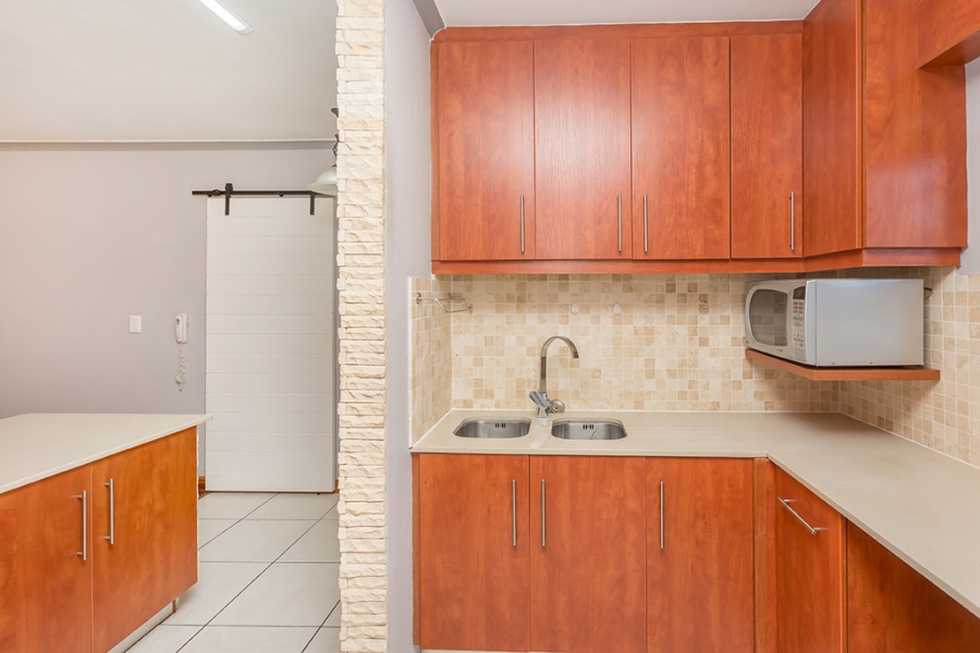 To Let 4 Bedroom Property for Rent in Sunningdale Western Cape